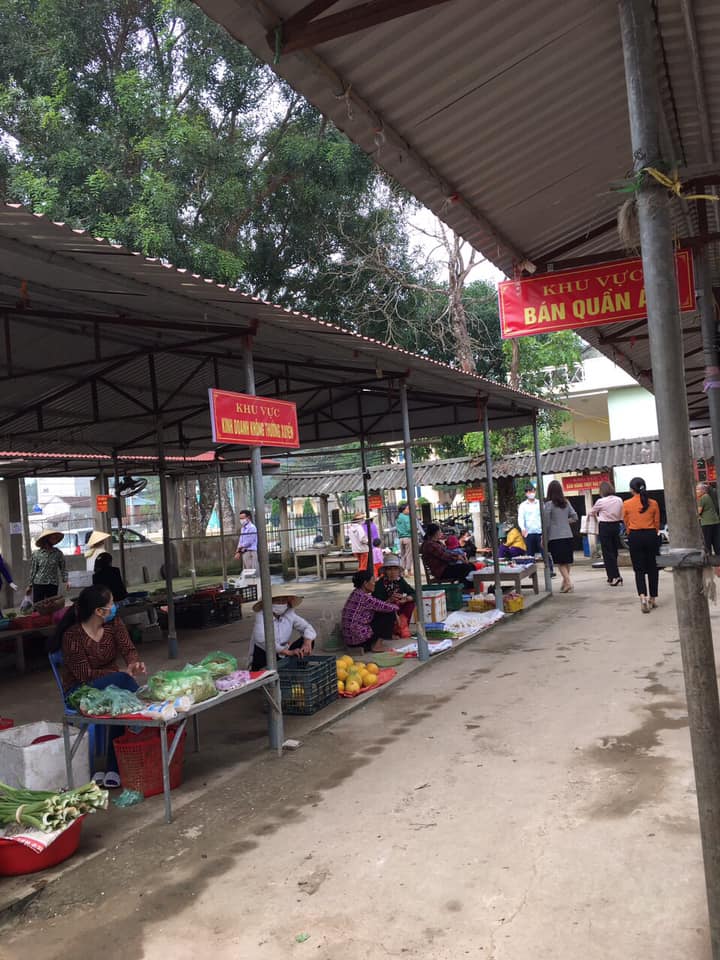 Thẩm định vệ sinh an toàn thực phẩm chợ Phú Điền, xã Triệu Lộc